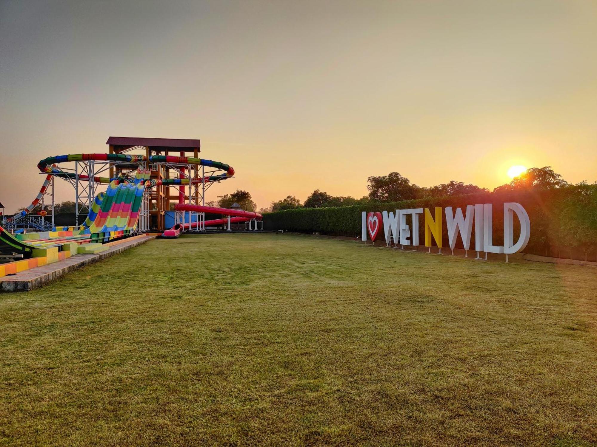 Mendarda Wet N Wild Water Park & Resort מראה חיצוני תמונה