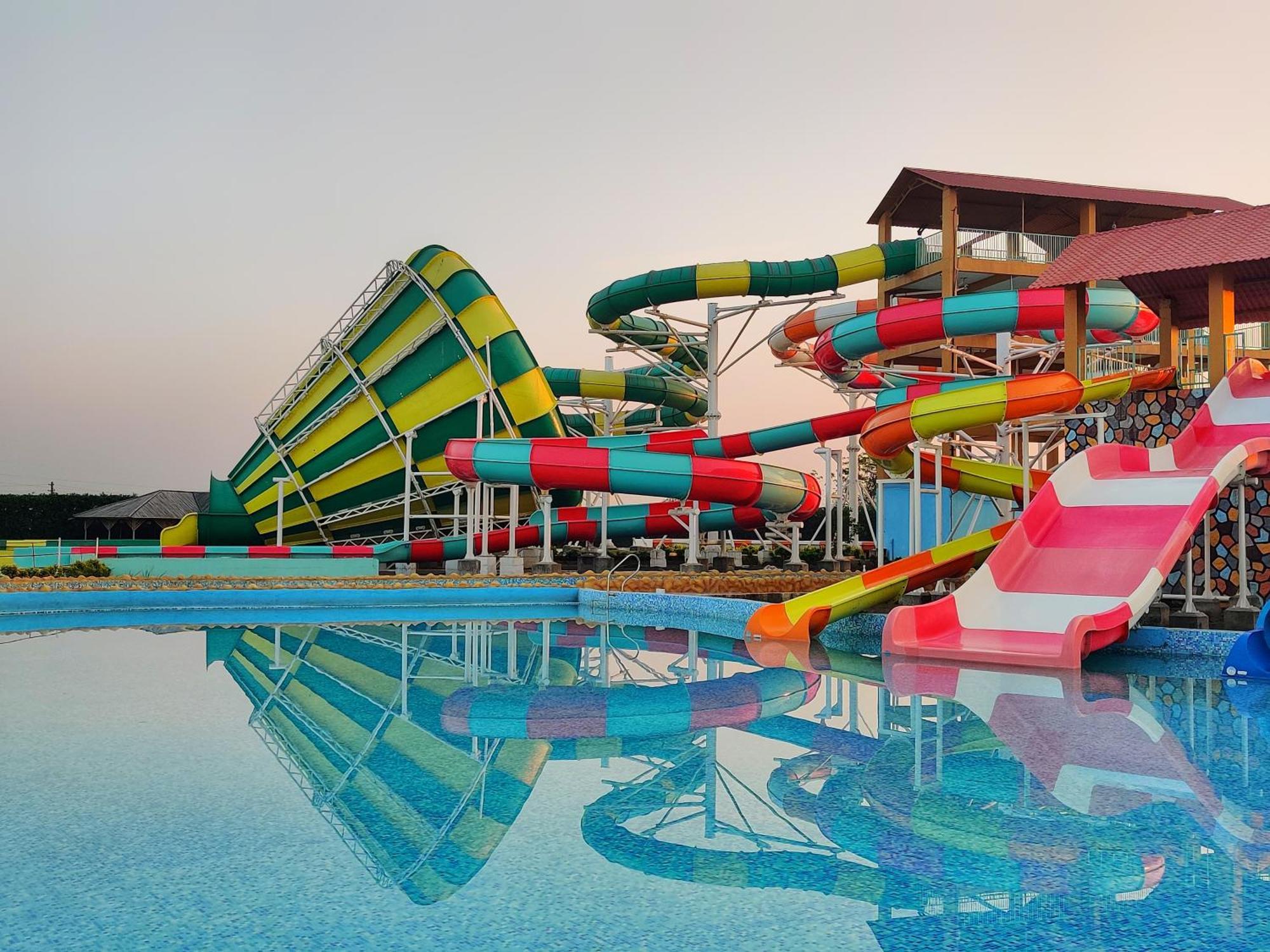 Mendarda Wet N Wild Water Park & Resort מראה חיצוני תמונה